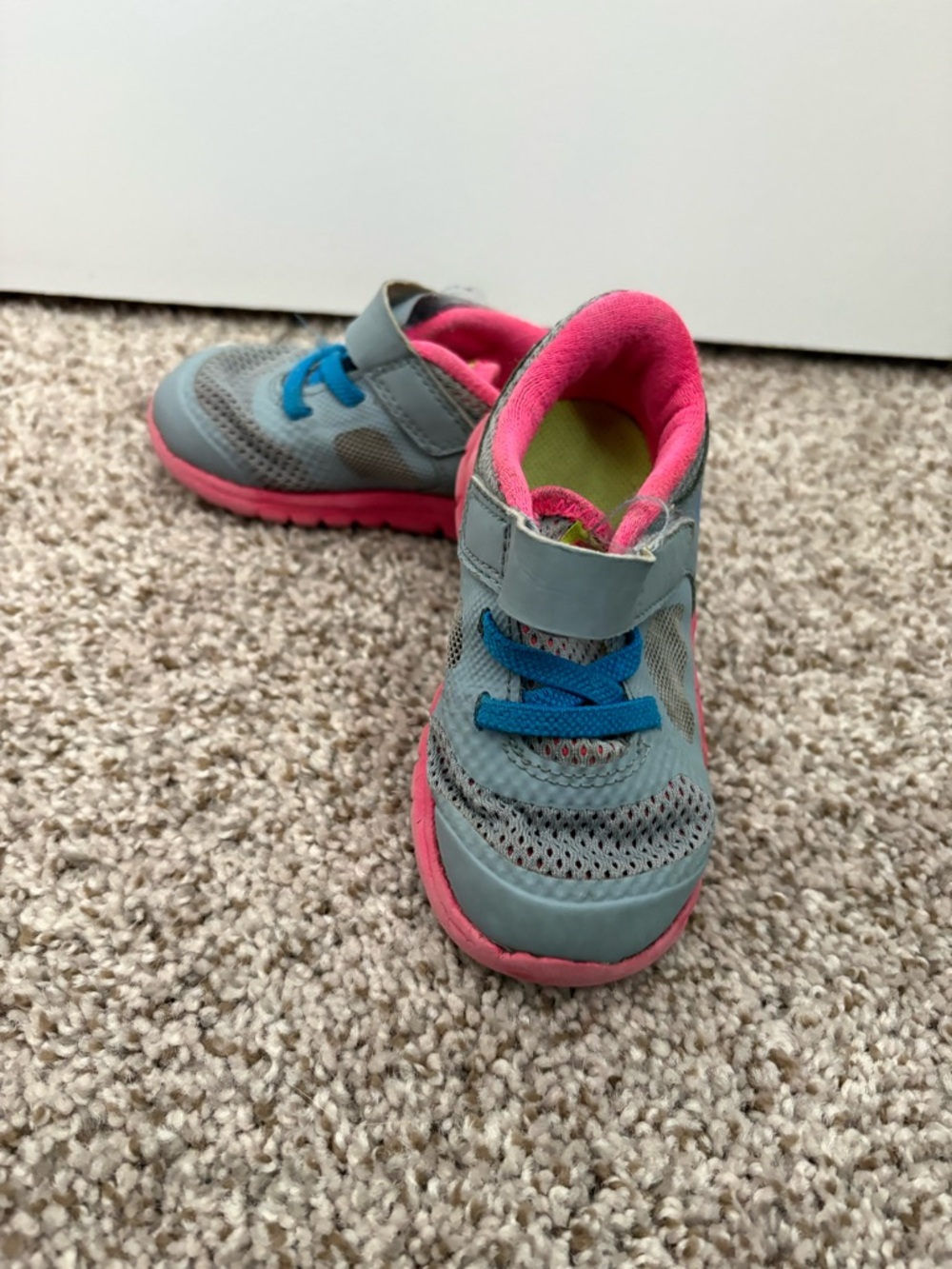 Nike Flex 2014 Run Toddler/Little Girls Sneakers – Grey & Pink size 6c